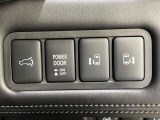 【両側パワースライドドア】スマートキーや運転席のスイッチで後席両側スライドドアの開閉が可能♪電動だから力を入れてドアを開ける必要が無く、小さなお子様でも簡単に開け閉めでき快適です♪