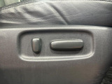 【パワーシート】スイッチ一つで簡単にシートの微調整が可能!電動だから力もいりません!快適なシートポジションにセットして、快適なドライブをお楽しみください。