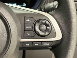エコ走行モードへの切り替えが可能なステアリングスイッチに加え、高速道路を快適に走行できる全車速追従機能付ACC(アダプティブクル-ズコントロ-ル)スイッチが付いています(^^♪