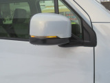 ■サイドミラーにもウィンカーが付いているので、歩行者などの視界に入りやすくなり安全です♪