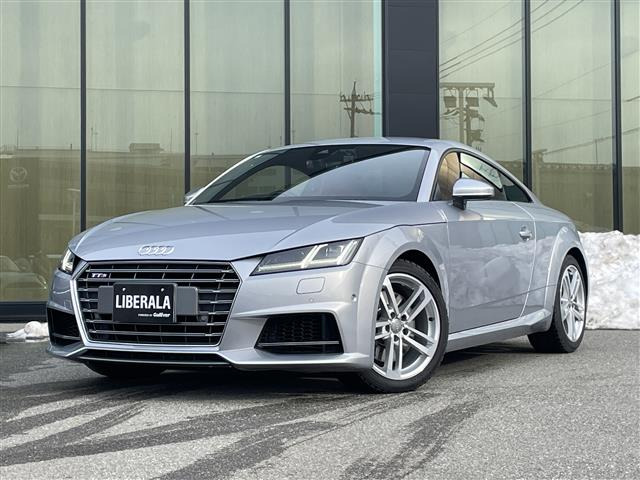 TTSクーペ2.0 TFSI クワトロ 4WD4WD 本革シート
