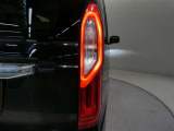LEDテールライトです。省電力、高輝度のLEDは明るく照らすので夜間運転時の視認性を高めます。スタイリッシュな見た目で細かいところもこだわりたいあなたに!