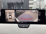 360度ビューモニター 4つのカメラで前後左右、俯瞰映像を表示、ドライバーからは見えない領域の危険認知をサポートするシステム搭載!