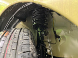 お車を安心してお乗りいただく為には、足回りの定期点検が欠かせません。サービスサポート(有償保証)では無料点検もご提供しており、安心のカーライフをお過ごしいただけるサポート体制が整っています。