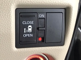 【パワースライドドア】助手席側がパワースライドドアになっており、運転席のスイッチやスマートキーでも開閉が可能です!開口部も広いので乗り降りも楽々♪