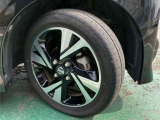 165/55R15タイヤ+専用アルミホイールです。スタッドレスタイヤや各種オプションのご注文も承っております(^^)!