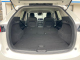 後席を格納すると、これだけの広さが!シーンに合わせたシートアレンジで、大きな荷物も積むことが出来ます♪