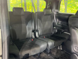 3列目シートはもちろん状態良好☆大人でもゆったりと座って頂けますので、大人数でのお出かけもラクラクです♪ご家族で、気の知れた仲間で、ドライブに行くのが楽しみですね♪