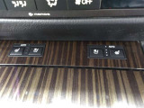 運転席・助手席は共にシートヒーター付なので、寒い日の朝の通勤も快適です♪