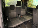 3列目シートはもちろん状態良好☆大人でもゆったりと座って頂けますので、大人数でのお出かけもラクラクです♪ご家族で、気の知れた仲間で、ドライブに行くのが楽しみですね♪