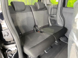 後部座席も気になるようなキズ・汚れやへたり等、大きなダメージはなく、良好な状態です。