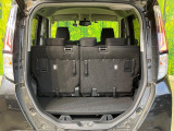普段のお買い物や通勤、送迎等に十分な荷室スペースを確保しております。セカンドシートを倒すと、大きな荷物の積載も可能です♪
