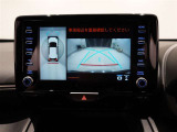 バックガイドモニター、全周囲モニターが装着されており後方確認や車両姿勢の把握がしやすいです。