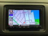 ワイド画面のナビゲーションは、フルセグTV対応のメモリーナビ(社外品)を搭載しています。ナビに曲を記憶させるミュージックサーバー使用時は、別途SDカードが必要になります。