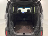 リアシートを倒すと、ラゲッジスペースを広くお使いいただけます!