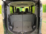 普段のお買い物や通勤、送迎等に十分な荷室スペースを確保しております。セカンドシートを倒すと、大きな荷物の積載も可能です♪