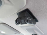 ドライブレコーダー付きです。車が危険運転をしていたのかを、客観的に判断できる材料になります♪