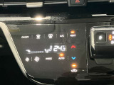 段差のないパネルスイッチのオートエアコン付きです。予め温度設定すれば後はセンサーが感知して設定温度を保ってくれますので快適なドライブが楽しめます。雨の日のガラスの曇りもなく安全な運転ができます。