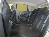 後部座席も足元が広くゆったりとした空間です!これならロングドライブでもストレスなく楽しめそうですね♪