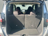 ラゲッジスペースも広々していて荷物もたくさん載りそうです。普段のお買い物もこれだけのスペースがあれば安心です。