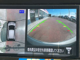 アラウンドビューモニターまるで車を真上から映したような映像で、前後左右の感覚が分かります♪車庫入れや駐車時に大活躍の機能です。