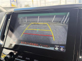 便利な【バックモニター】で安全確認もできます。駐車が苦手な方にもオススメな便利機能です。