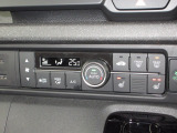 エアコンはオートエアコンでお好みの温度調整が出来、オールシーズン快適にドライブできます!さらに、運転席&助手席シートヒーターが付いてます。2段階に温度設定が可能です。