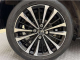 「トヨタ純正アルミホイール」を装着!純正なので車のデザインともマッチしています。高級感やスポーティーさを際立たせてくれます。
