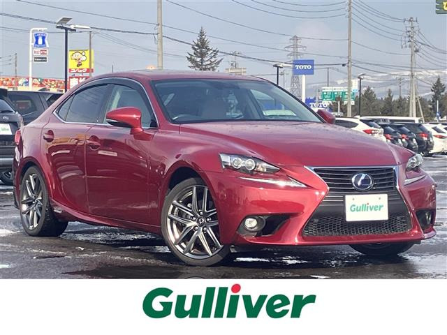 IS300h バージョンL 4WD本革シート