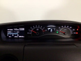 メーターの横に液晶カラーディスプレーを装備。航続可能距離等の情報やHonda SENSINGの注意・警告を表示します!