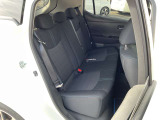 後部座席も当然、綺麗・清潔に仕上げております。内装の綺麗なお車は気持ちが良いですし、コンディションのいい車が多いです。前のユーザーが丁寧に使っていた証拠です。