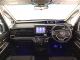 【前方視界】開放的な前方視界!運転がしやすく疲れにくいです♪窓が大きく、見通しがとっても良いおクルマですよ♪