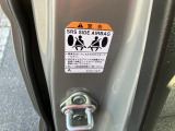 SRSサイドエアバッグのシールです。運転席助手席対応です。
