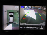 アラウンドビューモニターで車庫入れも空から見ている様に駐車できラクラクです。