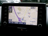 純正ナビを装備。タッチパネル式で使いやすく、お出かけもラクラクです。