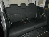 後席シートも広々としたスペースを確保しています。大人でもゆったりと座って頂けますので、大人数でのお出かけもラクラクです♪ドライブに行くのが楽しみですね♪