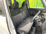 運転席シート廻りは使用感も少なく、良好な状態となっています。前オーナー様が丁寧に使っていたことがよくわかりますね。