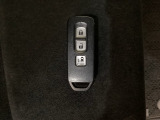 スマートキー付きですからドアロックの開閉およびエンジンスタートが楽々です。電動スライドドアの開け閉めもボタンで操作できます。