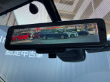 たくさん人や荷物を乗せてもクリアな視界を確保してくれるスマートルームミラー!