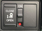 【パワースライドドア】スマートキーや運転席のスイッチでスライドドアの開閉が可能♪電動だから力を入れてドアを開ける必要が無く、小さいお子様でも、重い荷物を持っている時もラクに開け閉めできます♪