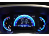 とっても見やすいメーターです。夜間時はラグジュアリーな気分にさせてくれる照明が魅力ですので、夜のドライブも楽しみになりますよ♪