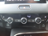 フルオートエアコン付きです。1年中どんな季節でも快適温度に設定が出来るのでドライブや通勤が楽しくなります。