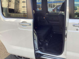 後部座席もキレイです!前のユーザーが丁寧に使っていた証拠です!左右スライドドアになっておりますので乗り降りも楽!