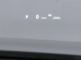 ヘッドアップディスプレイ機能はスピード他、走行に於ける情報を、フロントガラスに投影する装置、視線を反らさず安全運転ができます。