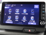 ナビはタッチパネル式で簡単操作。