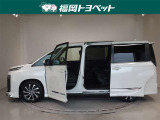 両側パワースライドドア付きだから、狭い駐車スペースなどでの 乗り降りラクラク!小さなお子さまのいるご家庭には嬉しい装備。