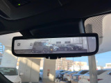 【デジタルインナーミラー】後席の大きな荷物や同乗者で後方が確認しづらい時でも安心!カメラが撮影した車両後方の映像をルームミラー内に表示。クリアな視界で状況の確認が可能です!
