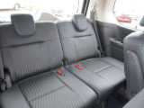 サードシートです。こちらもゆったり座れるスペースが確保されてます。