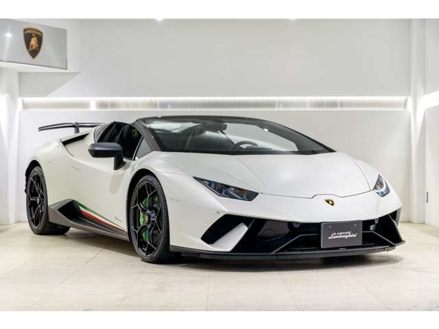 ウラカンスパイダーペルフォルマンテ(LDF) 4WD