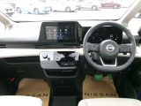 操作しやすい運転席廻り!操作パネルも使いやすい!!ドライブが楽しくなります!
